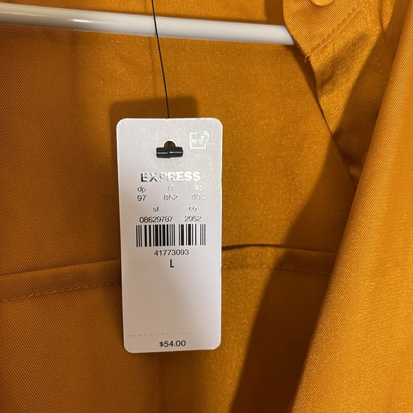 NWT express satin short sleeve button up blouse size L - Picture 5 of 7